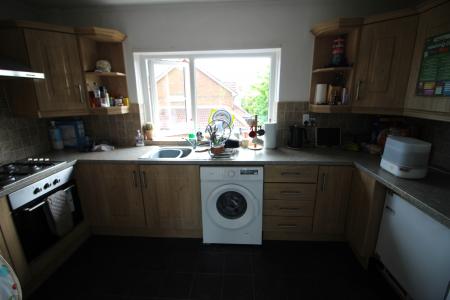 2 bedroom Flat for sale in Dale Square, Royton, OL2