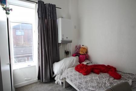 2 bedroom End of terrace house for sale in Hollins Road, Oldham, OL8