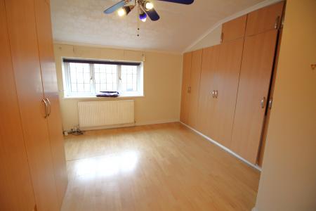 2 bedroom Terraced House for sale in Crostons Road, Bury, BL8