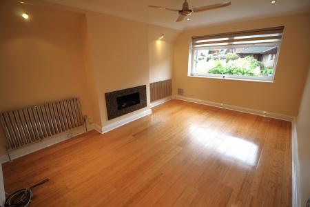 5 bedroom Detached house to let in Links View, Rochdale, OL11