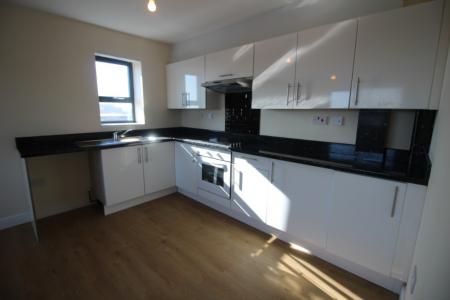 2 bedroom Flat to let in Walmersley Road, Bury, BL9