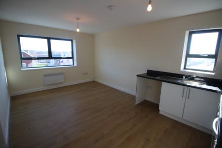 2 bedroom Flat to let in Walmersley Road, Bury, BL9