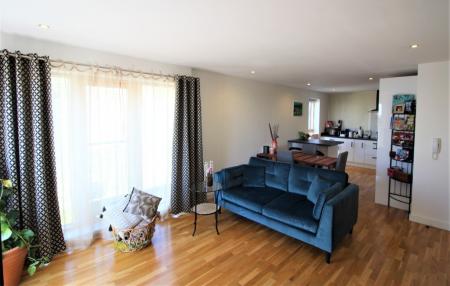 2 bedroom Flat to let in St Johns Gardens, Bury, BL9