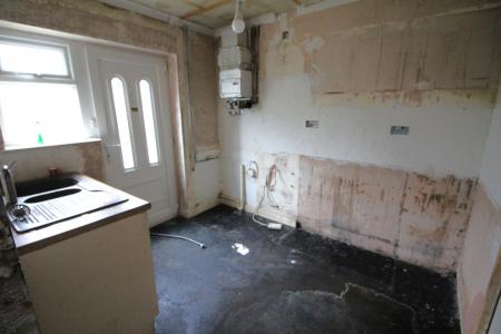 3 bedroom Semi-detached house for sale in Glendon Court, Oldham, OL1