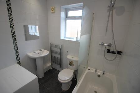 2 bedroom Terraced House for sale in Coalshaw Green Road, Oldham, OL9