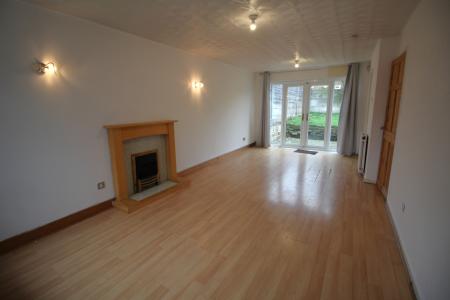 3 bedroom Terraced House to let in Mossbank Grove, Heywood, OL10