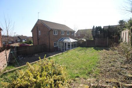 3 bedroom Semi-detached house to let in Langholme Way, Heywood, OL10