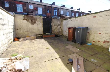 2 bedroom Terraced House to let in Hanson Street, Oldham, OL4