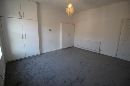 2 bedroom Terraced House to let in Hanson Street, Oldham, OL4