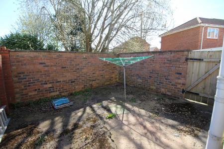 2 bedroom Terraced House to let in Copster Place, Oldham, OL8