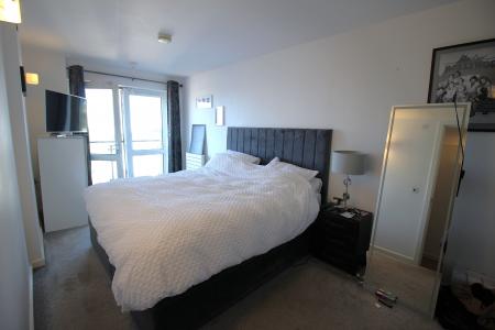 2 bedroom Duplex to let in Cedar Court, Prestwich, M25