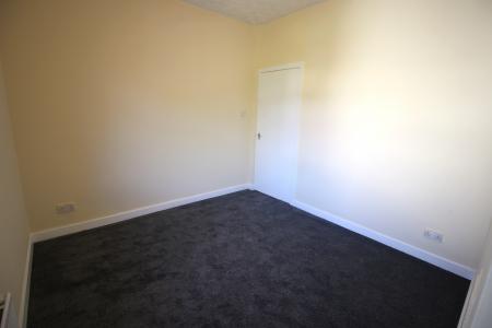 2 bedroom Flat to let in Waterloo Road, Manchester, M8