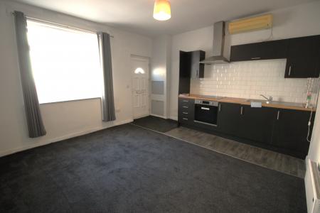 2 bedroom Ground floor maisonette to let in Vernon Street, Bury, BL9