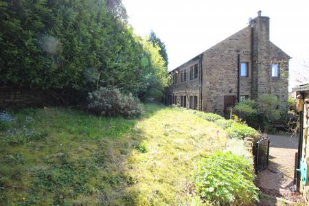 4 bedroom Detached house for sale in Harden Hills, Shaw, OL2