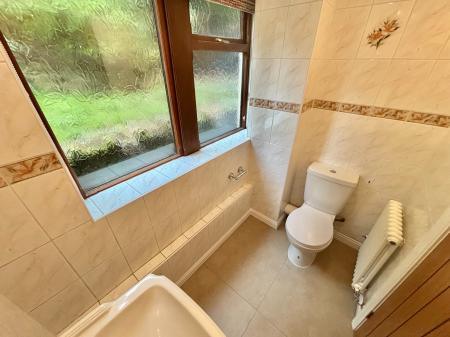 4 bedroom Detached house for sale in Harden Hills, Shaw, OL2