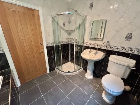 4 bedroom Detached house for sale in Harden Hills, Shaw, OL2