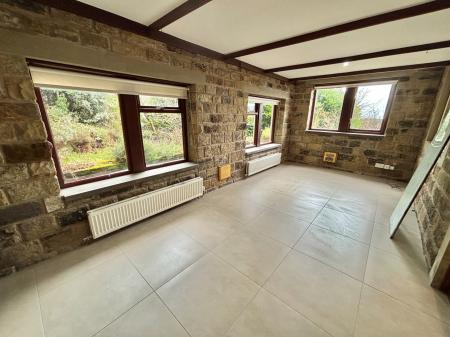 4 bedroom Detached house for sale in Harden Hills, Shaw, OL2