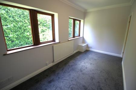 4 bedroom Detached house for sale in Harden Hills, Shaw, OL2