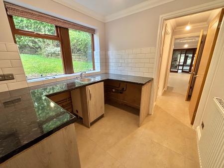 4 bedroom Detached house for sale in Harden Hills, Shaw, OL2