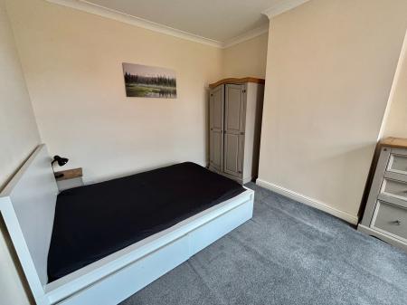 1 bedroom House share to let in Rochdale Old Road, Bury, BL9