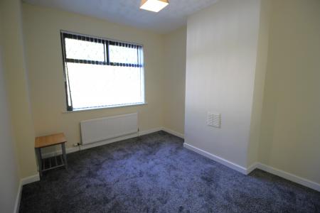 2 bedroom Flat to let in St Alban's Terrace, Manchester, M8
