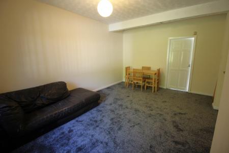 2 bedroom Flat to let in St Alban's Terrace, Manchester, M8
