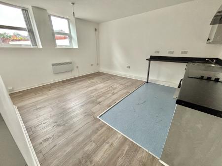 1 bedroom Flat to let in 116 Wash Lane, Bury, BL9