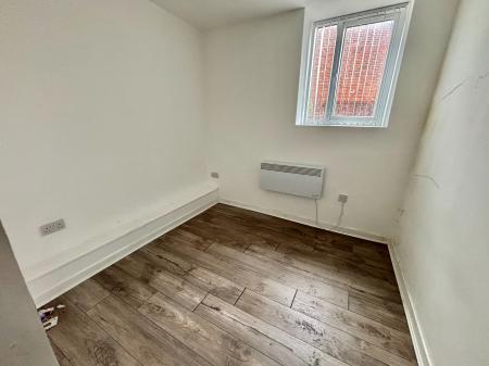 1 bedroom Flat to let in 116 Wash Lane, Bury, BL9