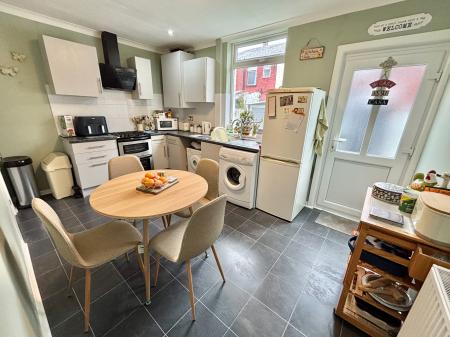 2 bedroom Terraced House for sale in Alma Street, Radcliffe, M26