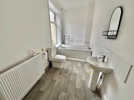 3 bedroom End of terrace house to let in Daisy Bank, Bacup, OL13
