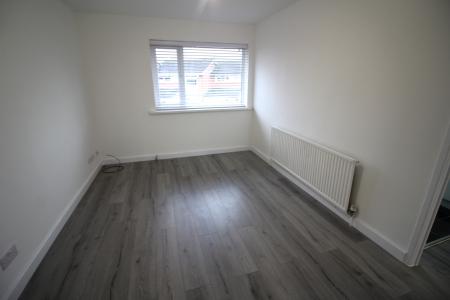 1 bedroom Flat to let in Andover Avenue, Middleton, M24