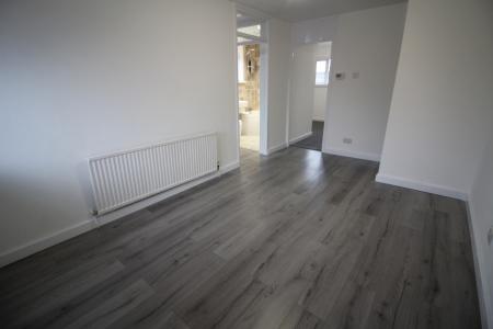1 bedroom Flat to let in Andover Avenue, Middleton, M24