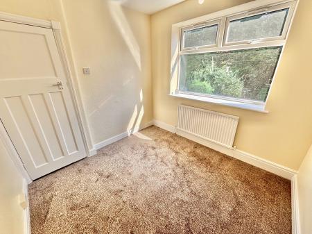 2 bedroom End of terrace house to let in Suffolk Street, Oldham, OL9