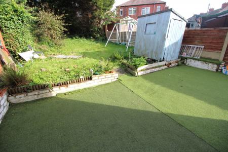 2 bedroom End of terrace house to let in Suffolk Street, Oldham, OL9