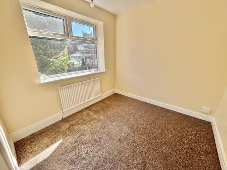 2 bedroom End of terrace house to let in Suffolk Street, Oldham, OL9