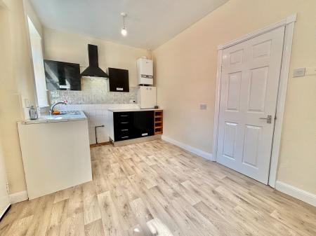 2 bedroom End of terrace house to let in Suffolk Street, Oldham, OL9