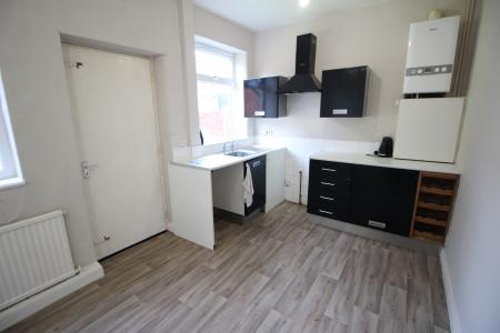 2 bedroom End of terrace house to let in Suffolk Street, Oldham, OL9
