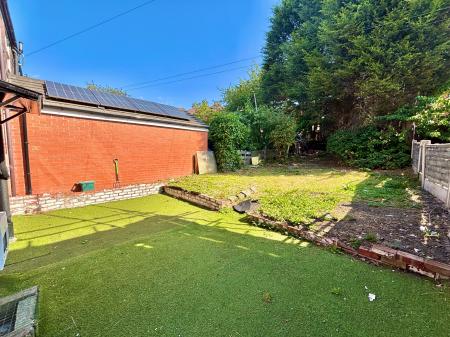 2 bedroom End of terrace house to let in Suffolk Street, Oldham, OL9
