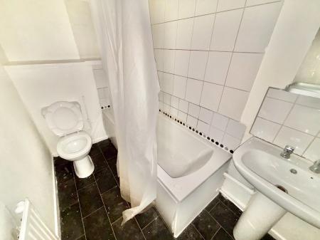 2 bedroom Terraced House to let in Abercarn Close, Manchester, M8