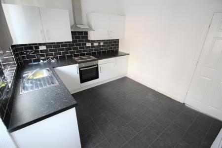 2 bedroom Terraced House to let in Cummings Street, Oldham, OL8