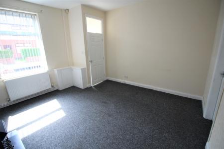 2 bedroom Terraced House to let in Cummings Street, Oldham, OL8