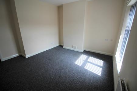 2 bedroom Terraced House to let in Cummings Street, Oldham, OL8