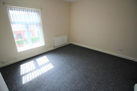 2 bedroom Terraced House to let in Cummings Street, Oldham, OL8