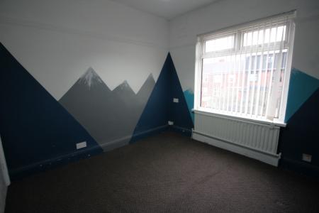 2 bedroom Terraced House to let in Burnley Lane, Oldham, OL1
