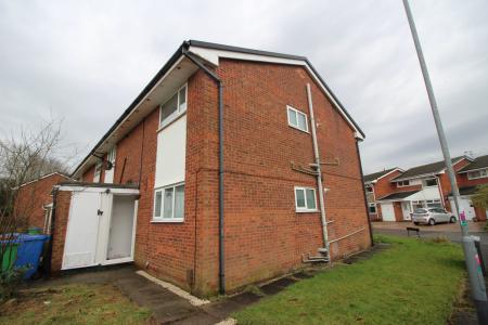1 bedroom Apartment to let in Andover Avenue, Middleton, M24