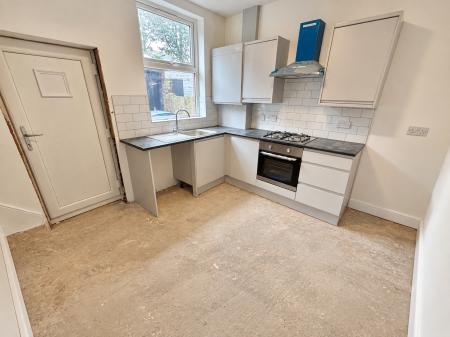 2 bedroom Terraced House to let in Snowden Street, Oldham, OL8