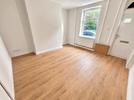2 bedroom Terraced House to let in Snowden Street, Oldham, OL8