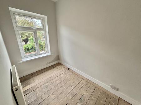 2 bedroom Terraced House to let in Snowden Street, Oldham, OL8