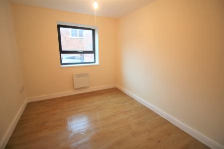2 bedroom Flat to let in Walmersley Road, Bury, BL9