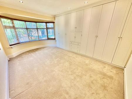4 bedroom Semi-detached house for sale in Park Road, Prestwich, M25